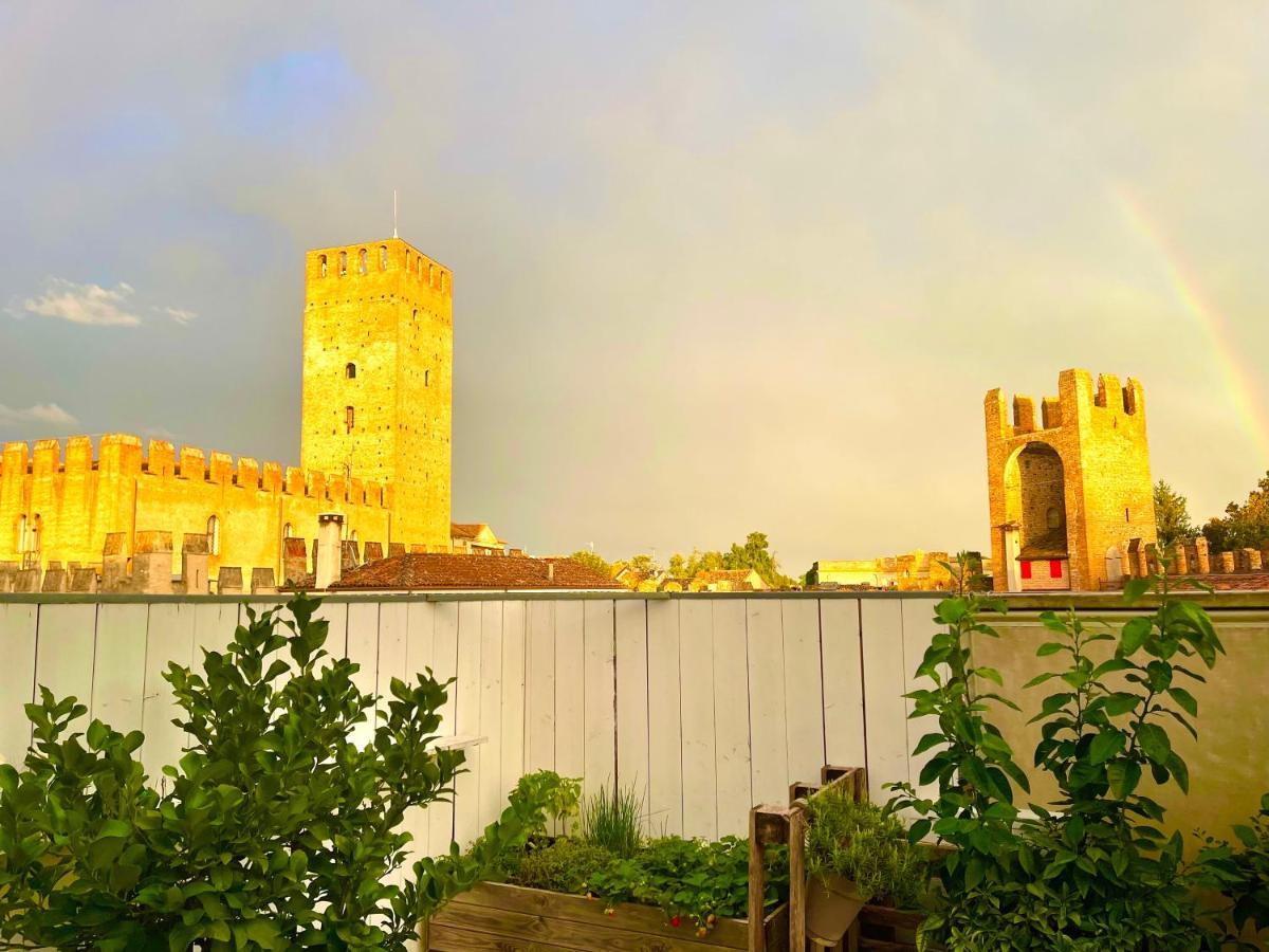 Ca' Del Sole - Attico Panoramico In Centro Storico Apartment Монтаняна Екстериор снимка