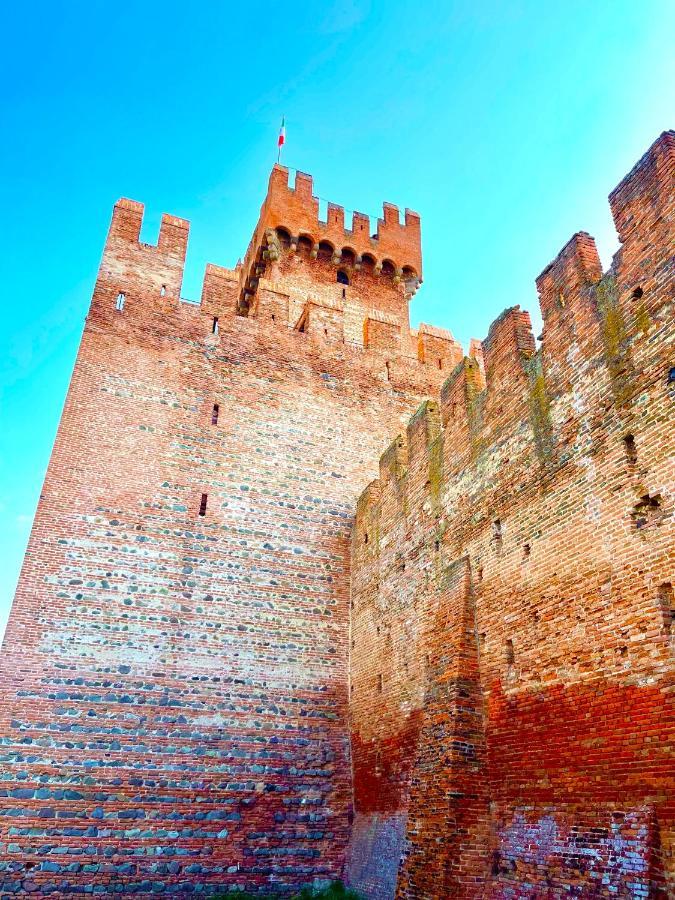 Ca' Del Sole - Attico Panoramico In Centro Storico Apartment Монтаняна Екстериор снимка